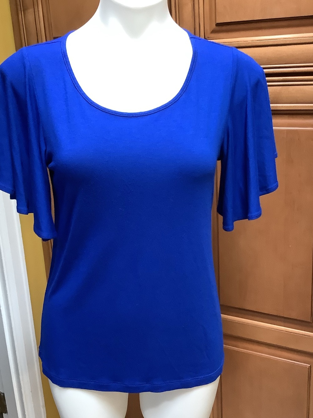 ROYAL BLUE SCOOP NECK FLUTTER SLEEVE TOP